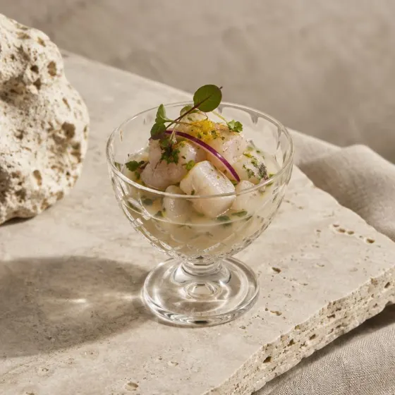 Ceviche de Saint Peter na taça